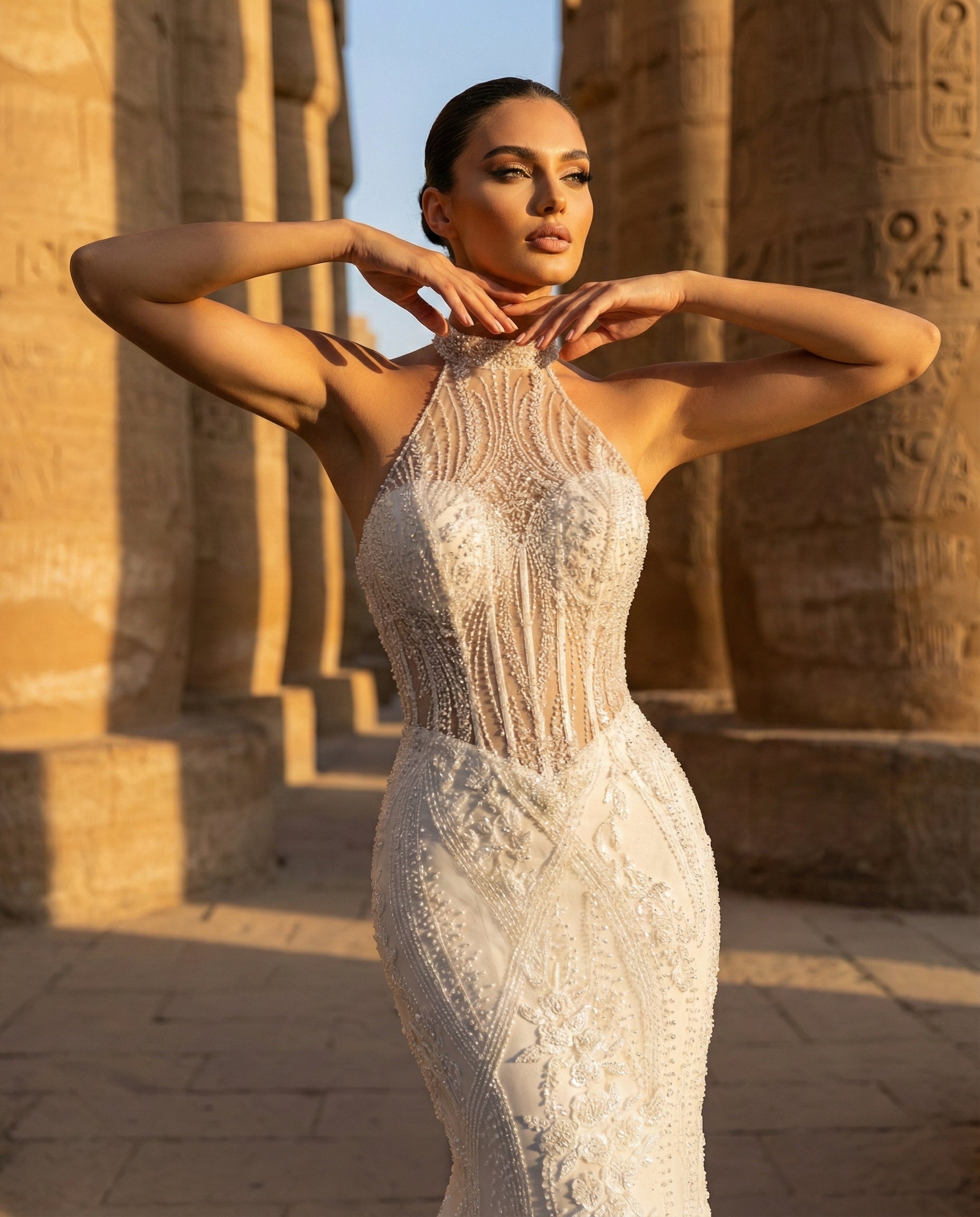 Abito da Sposa a Sirena con Collo Alto, Corsetto Strutturato e Ricami in Cristallo LUIGI BRUNO - MODELLO LBS420