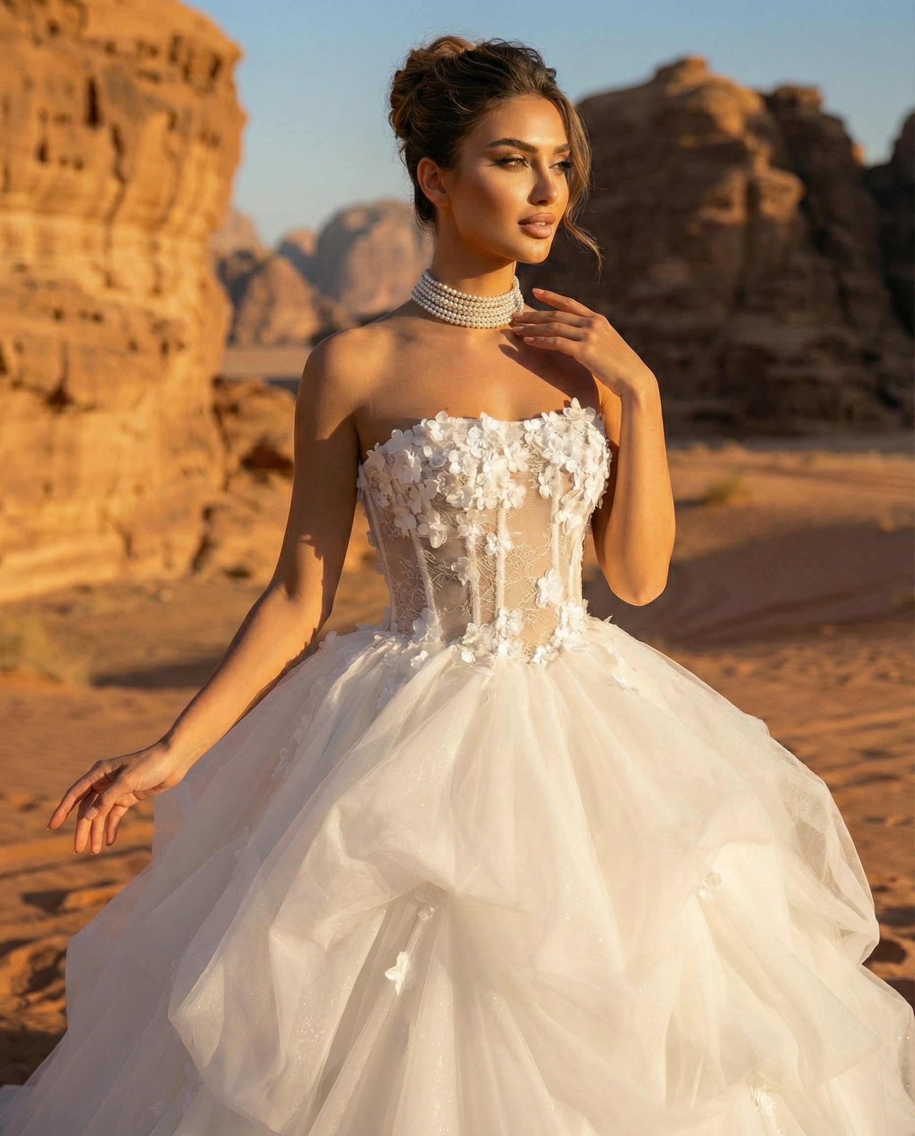 Abito da Sposa Principesco in Tulle con Corpetto Bustier e Fiori 3D | LUIGI BRUNO - Modello LBS 442