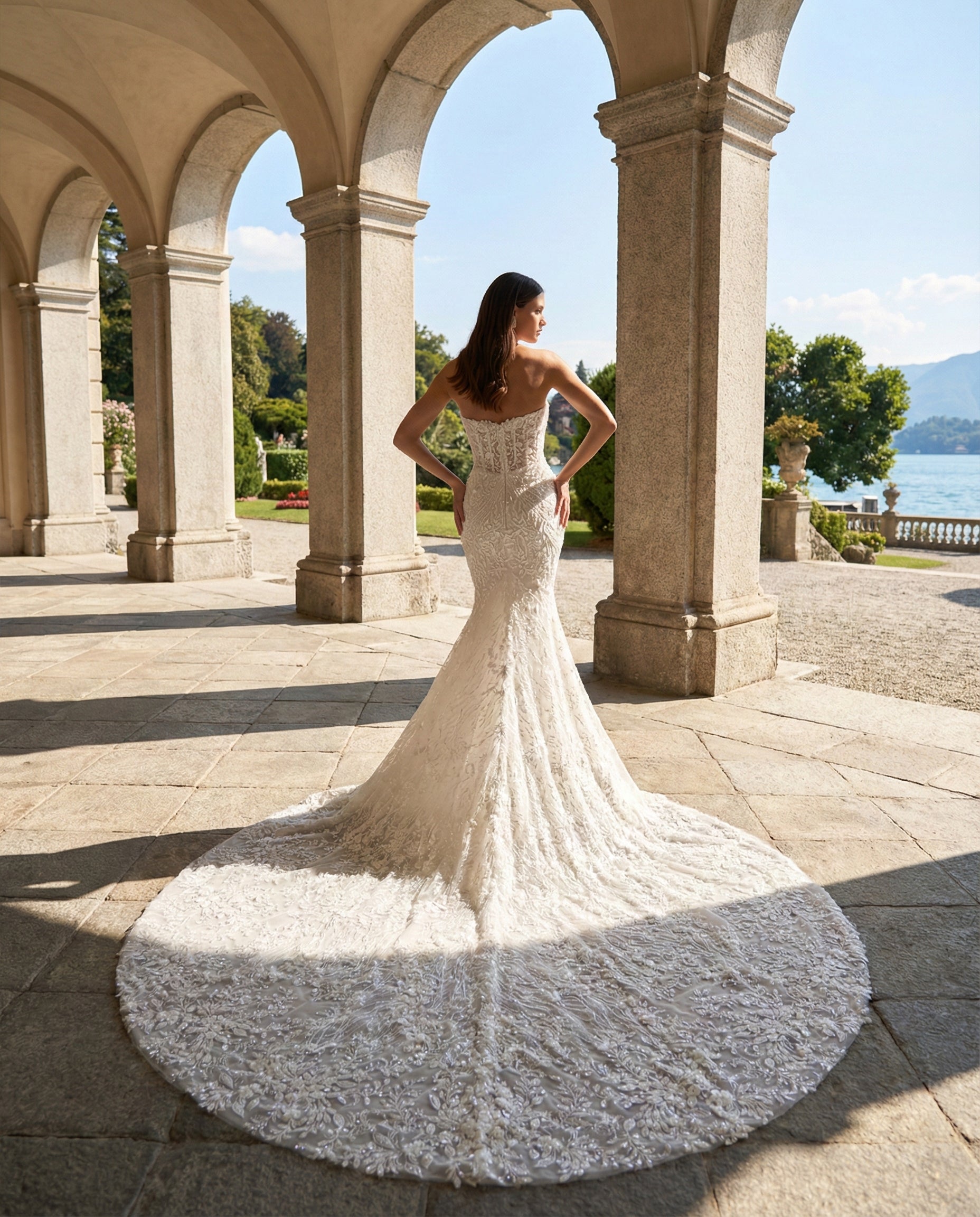 Abito da Sposa a Sirena in Pizzo con Mantella in Tulle – Luigi Bruno-LBS 395